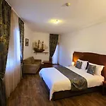 Hotel Vintage H&r St Anna 3*