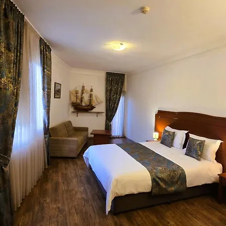 Hotell Vintage H&r St Anna 3*