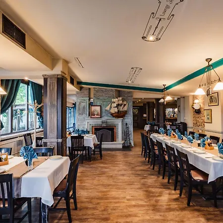 Vintage H&r St Anna Sofie